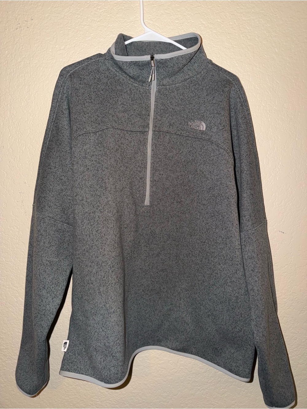 The North Face Men’s Heather Gray Half‑Zip Fleece Pullover